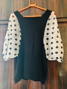 Black Top With Sleeves
