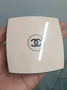 Chanel Duo.