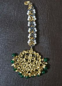 Elegant Maang Tikka