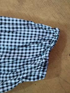 DNMX printed off shoulder Checkered Top