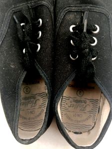 Action Boys Black Tennis Shoes( 2UK)