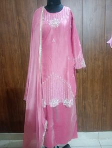 Elegant Pink Kurta Set with Sequins