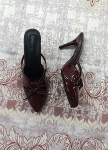 Chic Burgundy Patent Bow Heels