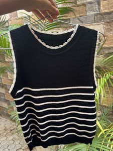 Chic Striped Sleeveless Knit Top