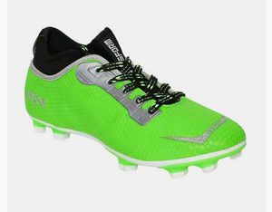 boys football shoes (one time used )8-10 Years