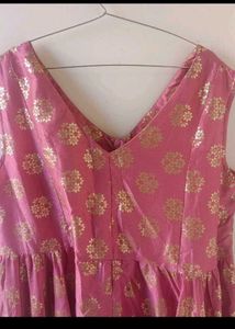 Sangria sleeveless foil print kurta