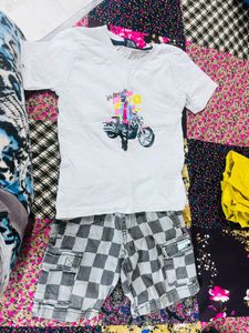 5 pairs of clothing set by Trends