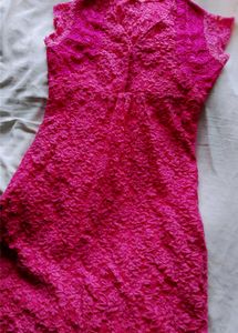 Chic Pink Lace V-Neck Cap Sleeve Dress