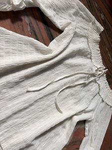 🚨sale🚨Chic White Off-Shoulder Blouse