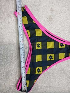 Cute Gingham♥️❤️ Flower Thong Panty