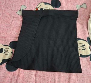 black skirt
