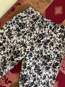 Chic Black &amp; White Floral Palazzos