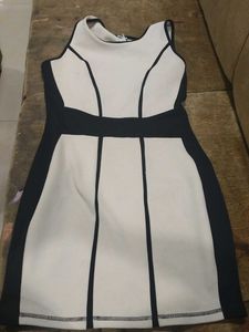 Chic Colorblock Sleeveless Dress