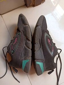 Sports Shoes For Womens