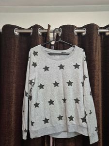 Gray Star Print Sweatshirt