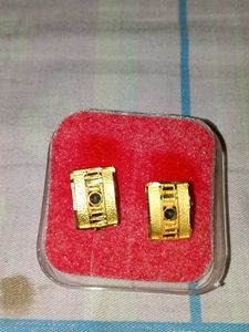 Set of Elegant Golden Tone Earrings