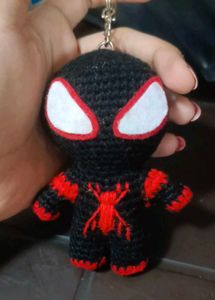 Crochet spiderman keychain (miles morales)