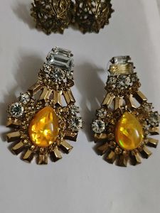 Sparkling Gemstone Dangle Earrings Set