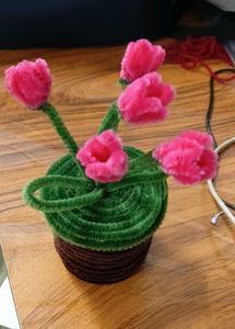 Tulip Pipe Cleaner Flower Pot