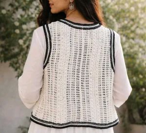 Crochet Floral Sleeveless Top