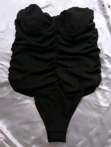 Elegant Black Strapless One-Piece Swimsuit