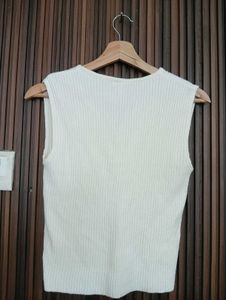 Cream Ribbed V-Neck Sleeveless Sweater