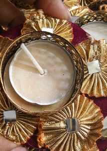 4 pcs Decorative Tealight Holders with Candles