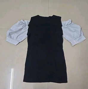 Chic Black &amp; White Puff Sleeve Dress