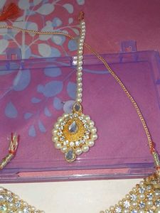Elegant Pearl &amp; Crystal Jewellery Set