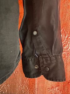 Men's Black Button-Up Shirt