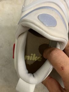 Unisex Cream Nike Slip-On Sneakers