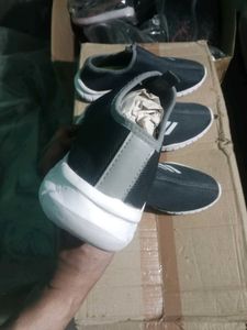 NEW NO USED CASUAL SHOES FOR MAN