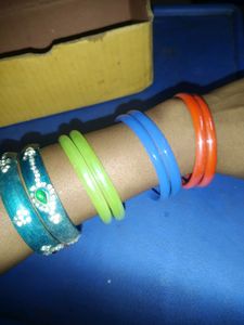 8 Sets Of Unique Ceramic Bangles