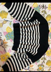 Striped Knit Sweater (free Gift Of Neckpieces)
