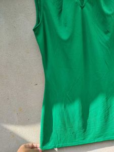 Stylish Green Sleeveless Top