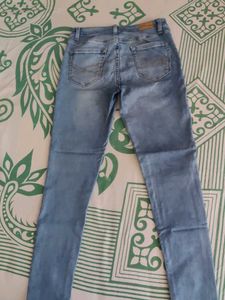 Aeropostale Light Wash Jeans
