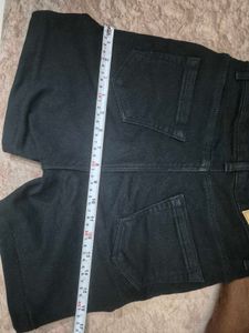 black denim shorts ♡‧₊˚*