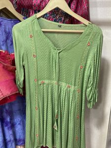 SHORT KURTI