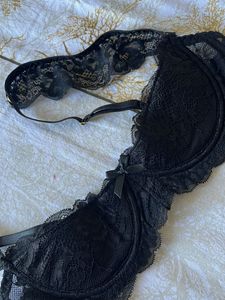 Savana Black Lace Bra with Tag