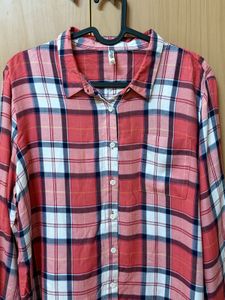 Chic Plaid Button-Up Shirt