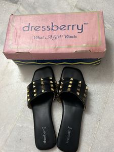 Dressberry Studded Black Slides