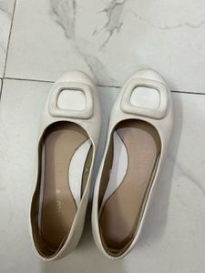 Stylish White Ballet Flats