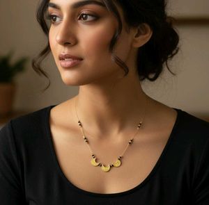 Elegant Crescent Moon Necklace