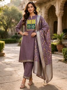 Elegant Purple Kurta Set withBeautifully crafted k