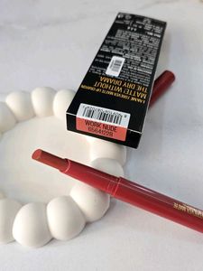 Lakme 9 to 5 Forever Matte Lip Crayon
