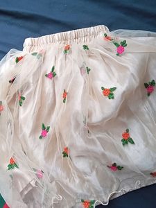 Donation Box 1 Year Girl's Middi And 2 Year Girls' 2 Skirts
