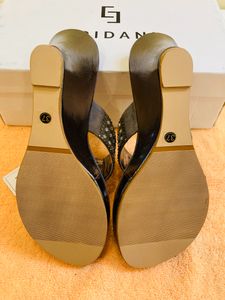 ERIDANIEmbellished Gunmetal Ines Wedges