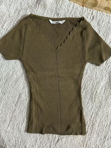 Chic Ribbed V-Neck Top