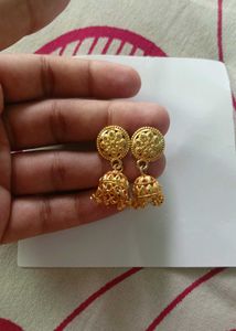Unused Elegant Gold Jhumka Earrings
