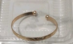 Elegant Gold Tone Bracelet